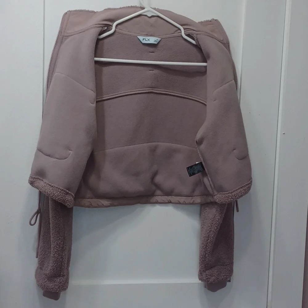NWT Lavender Purple Cropped Fleece & Faux Fur Sherpa Big Pockets Zip-Up Jacket - Picture 4 of 13